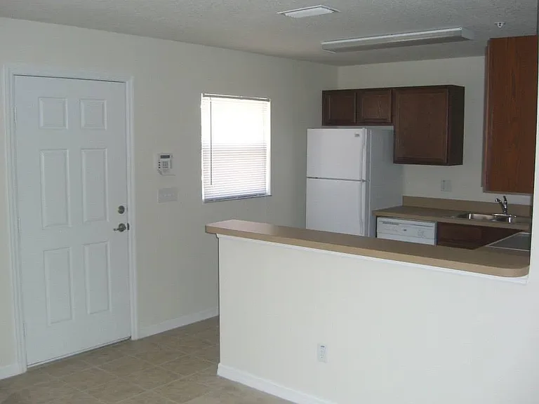 418 Laurie Ln #3 — Photo 6