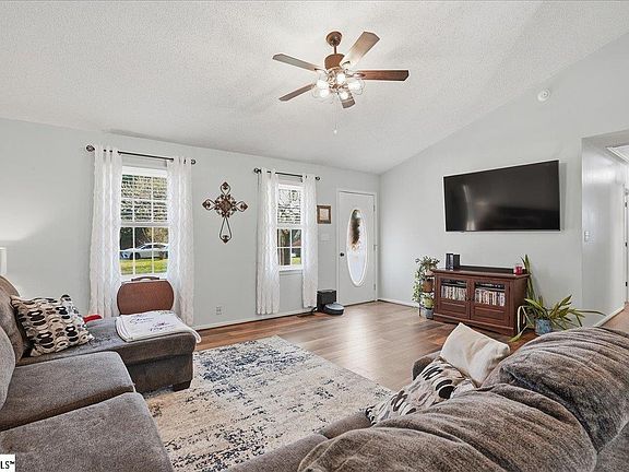 3rd image of 237 Upland View Dr