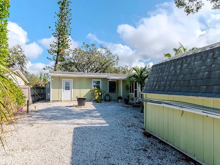 675 Clearwater Largo Rd S — Photo 25