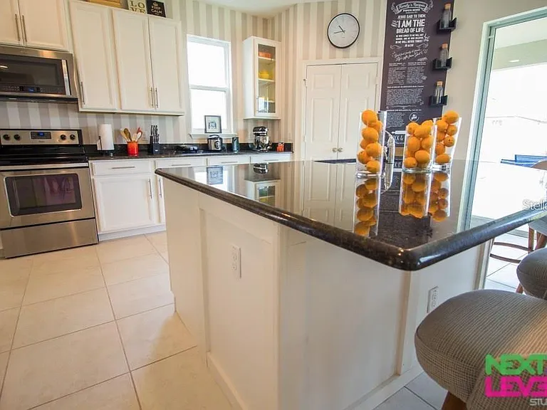 3809 Mount Vernon Way — Photo 8