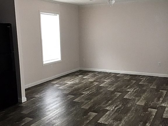 3rd image of 73 Sycamore Dr #73