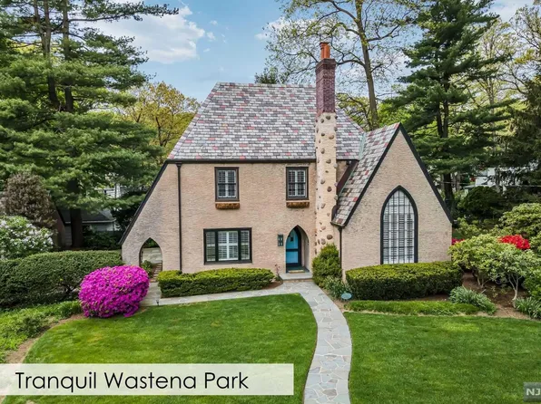 346 Carlton Ter, Ridgewood, NJ 07450