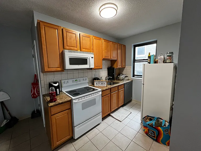 317 Summit Ave #6 — Photo 36