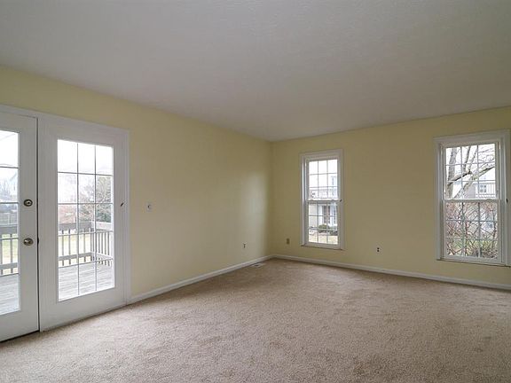 3rd image of 10895 Ponds Ln