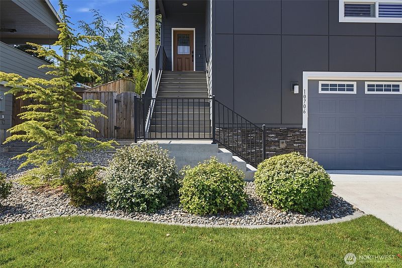 4th image of 10706 NW 15th Place