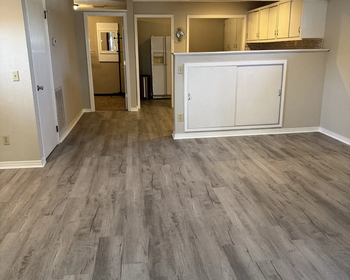 Studio, 800 sqft, $600 — Photo 3