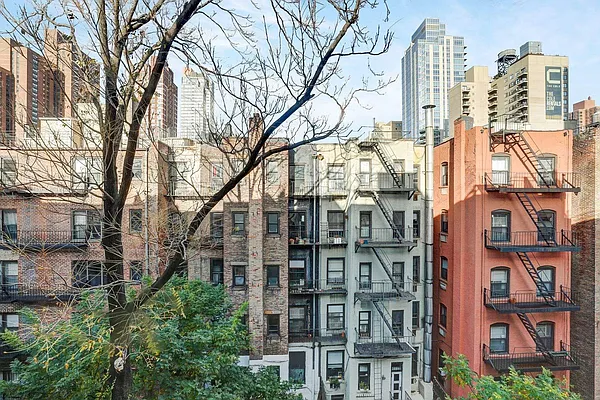 Sold by Sotheby's International Realty | media 7