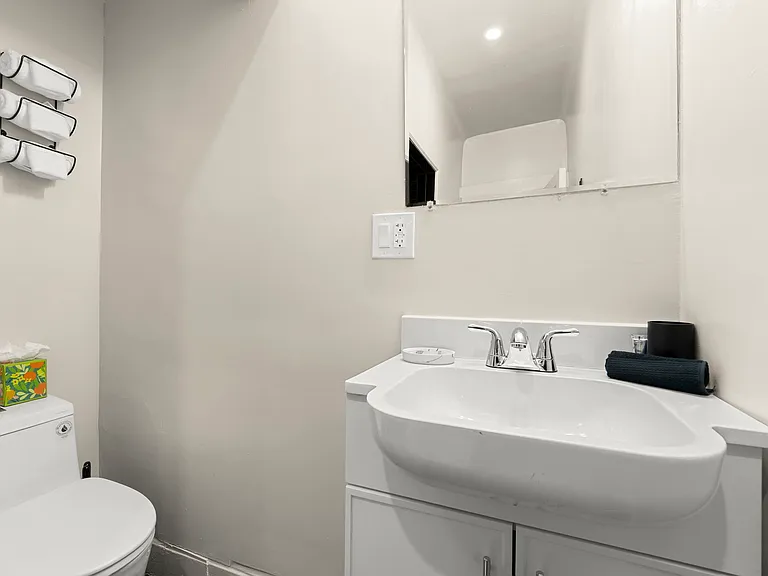 700 706th Avenue Csuite #1 — Photo 15