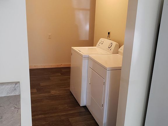 3rd image of 15891 172nd Ave