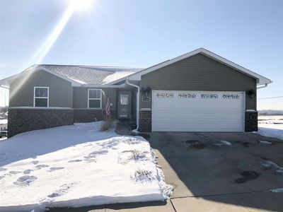 1990 Sky Blue Dr, Dubuque, IA, 52001