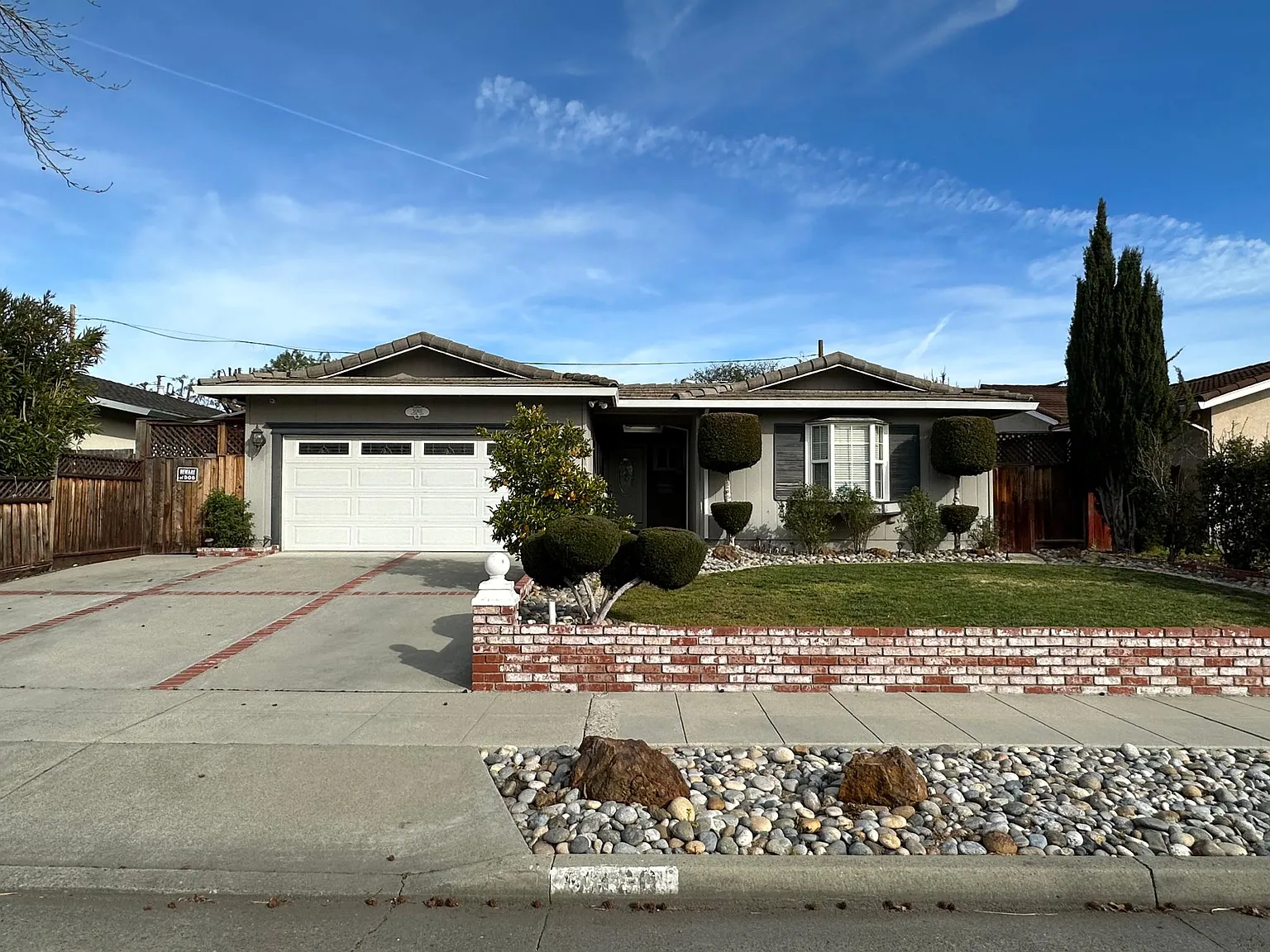 5060 Selinda Ln photo 1