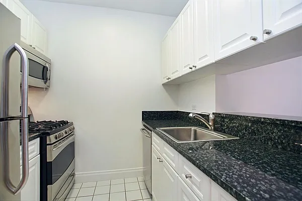 Sold by Citi Habitats | media 9