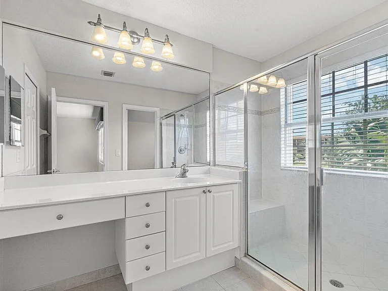 526 Commons Dr — Photo 18