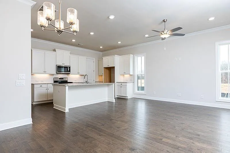3 bed, 2.5 bath, 2064 sqft, $2,700 — Photo 3