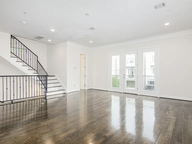 1508 Johnson St — Photo 12