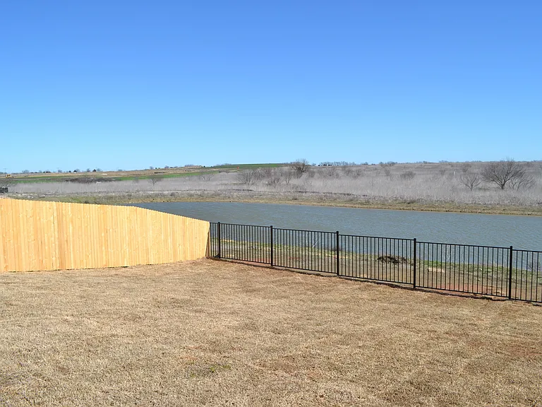 5090 Royal Springs Dr — Photo 11