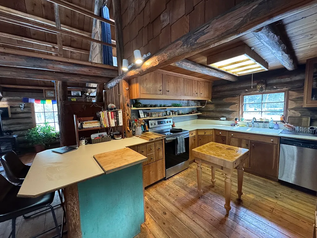 3 bed, 1750 sqft, $3,250 — Photo 3
