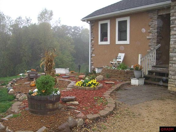 4th image of 49626 Hilltop Ln