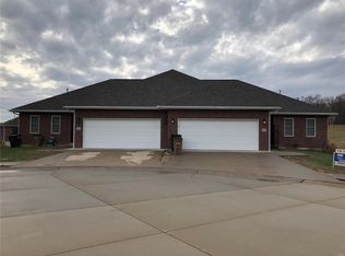 135 Winterfield Cir, Cape Girardeau, MO 63701