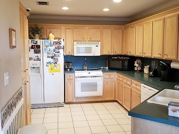 4th image of 2217 Woodbridge St