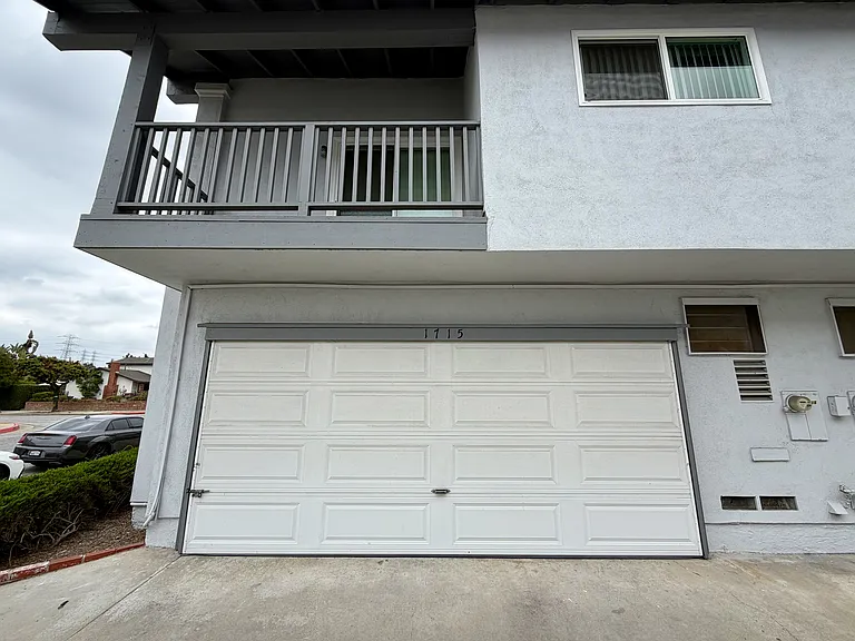 1715 Firvale Ave — Photo 14