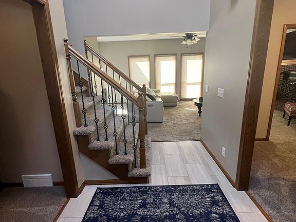 3rd image of 1009 Lambert Dr