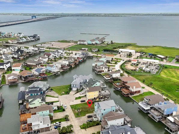 413 Amanda Cir, Galveston, TX 77554