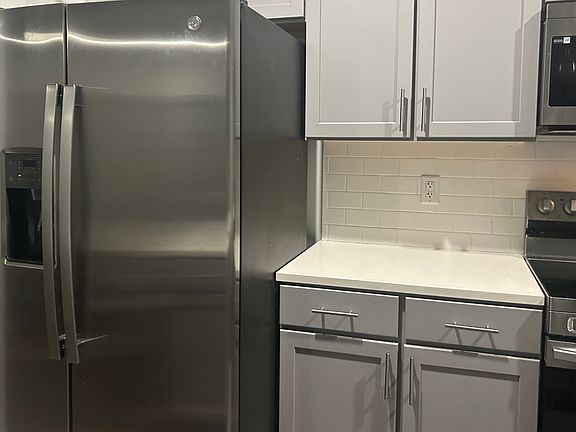 3rd image of 1541 N Buena Vista Dr #402C