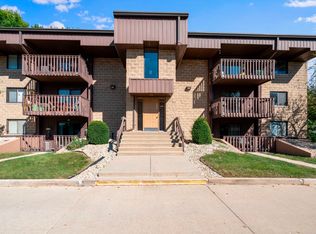 1472 N Rock Run Dr APT 2C, Crest Hill, IL 60403