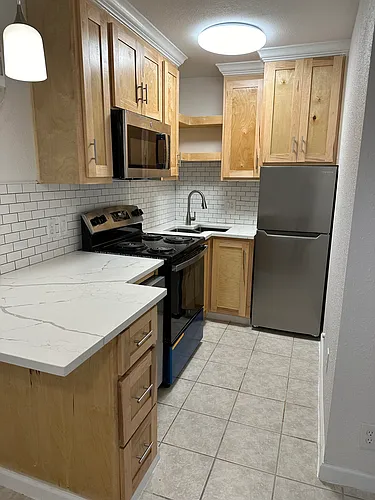 1221 Welch St #1 Photo 1