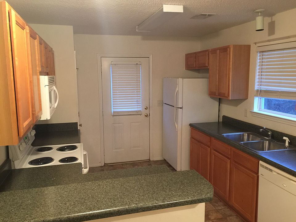 1st image of 2132 Tom St
