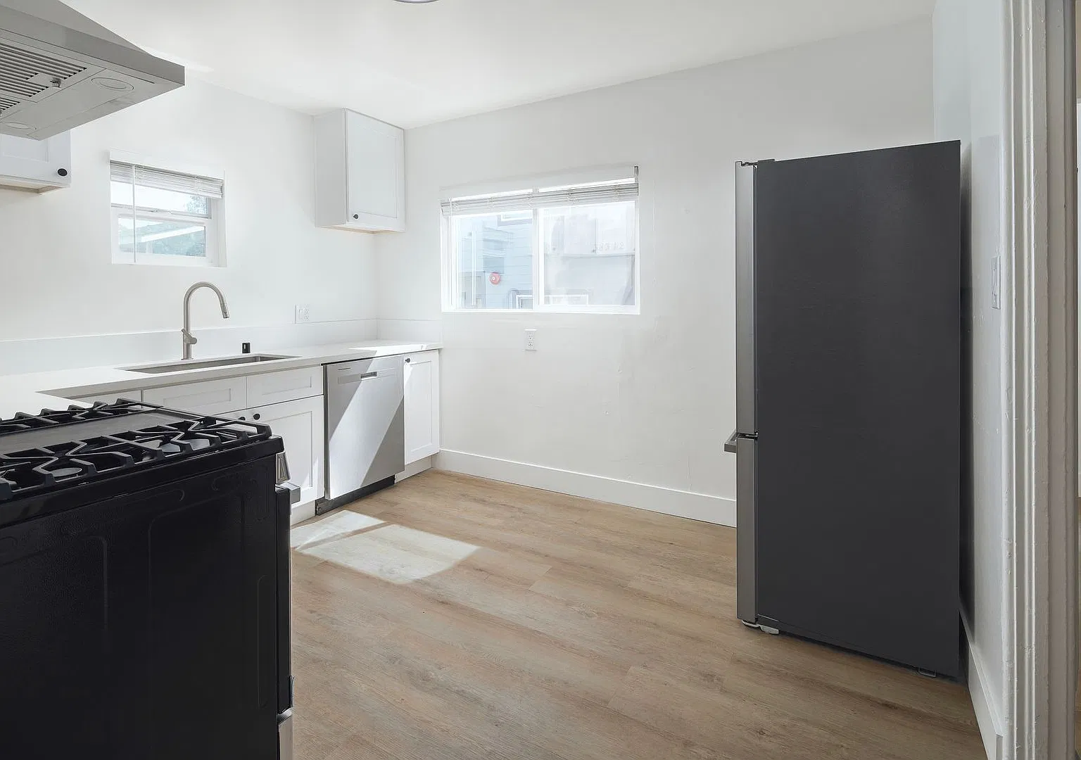 Now Leasing for the 2027 - 2028 School Year: Near Downtown San Luis Obispo and Cal Poly — Photo 3