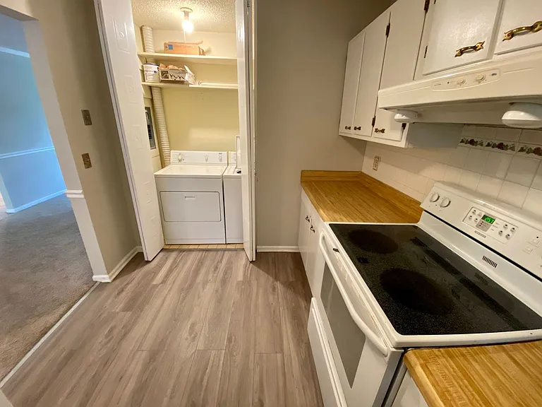 21 Cavalier Ct #D — Photo 7