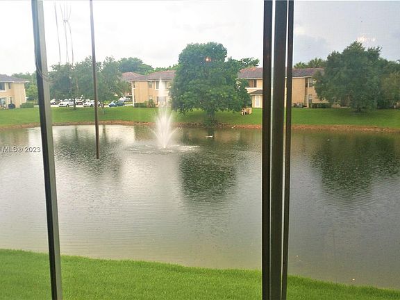 2nd image of 9954 Twin Lakes Dr #7-O