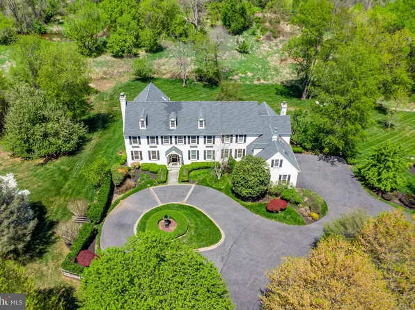 895 Bainbridge Dr, West Chester, PA 19382