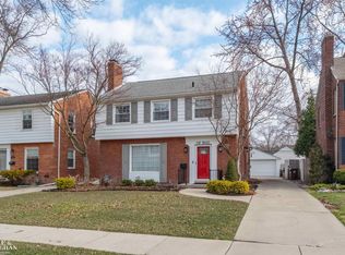 1800 Littlestone Rd, Grosse Pointe Woods, MI