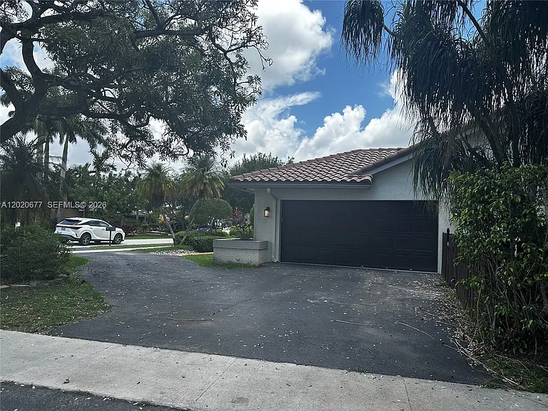 1200 NW 101st Ave — Photo 4