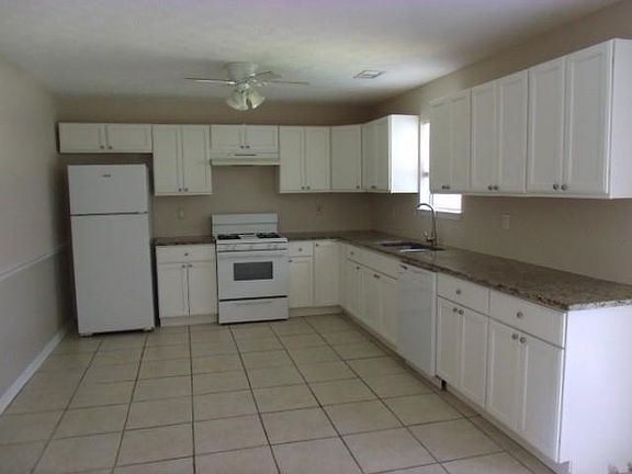 3rd image of 3370 Grand Central Dr