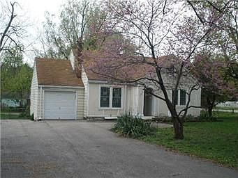 1st image of 11102 Applewood Dr