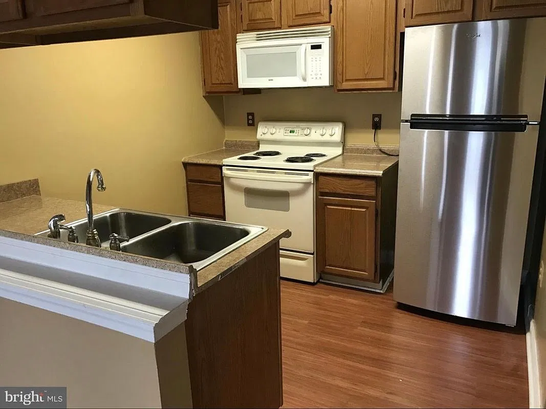 3 bed, 2.5 bath, 1540 sqft, $2,250 — Photo 2