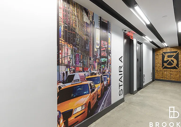 1461 Gates Ave #4D — Photo 17