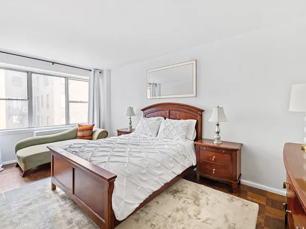 12 Beekman Place image 6 of 7