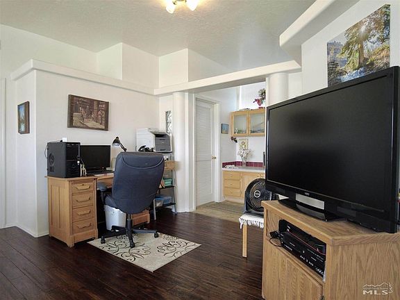 4th image of 5825 Pelican Ln