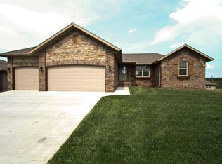 4697 W Silo Hills Dr, Springfield, MO 65802