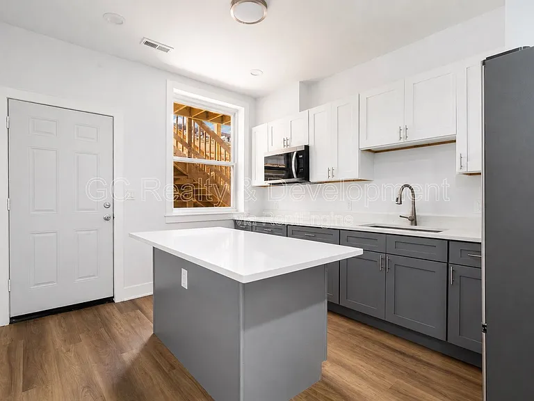 3744 N Wilton Ave #1S — Photo 7
