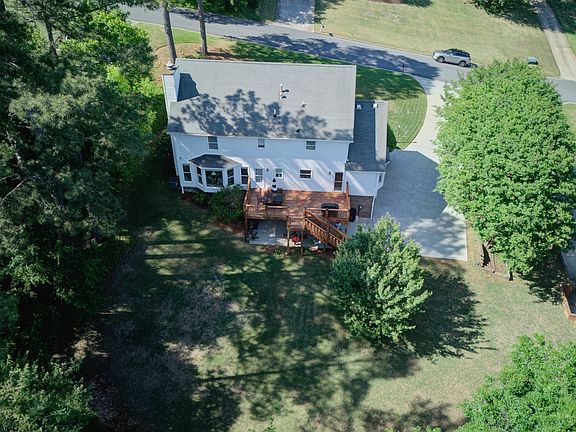 3rd image of 18 Shadowood Dr SE