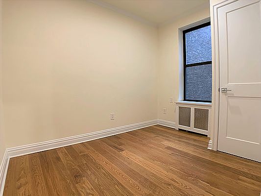 4th image of 355 W 51st St #76