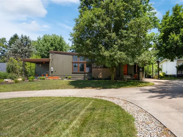 6079 Fulton Dr NW, Canton, OH 44718