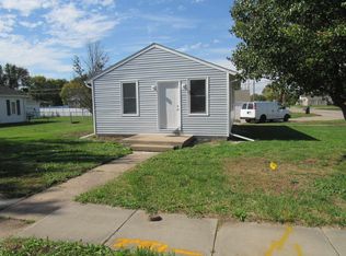 402 S Delaware Ave, Hastings, NE 68901