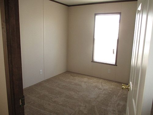5th image of 38077 Franklin Dr
